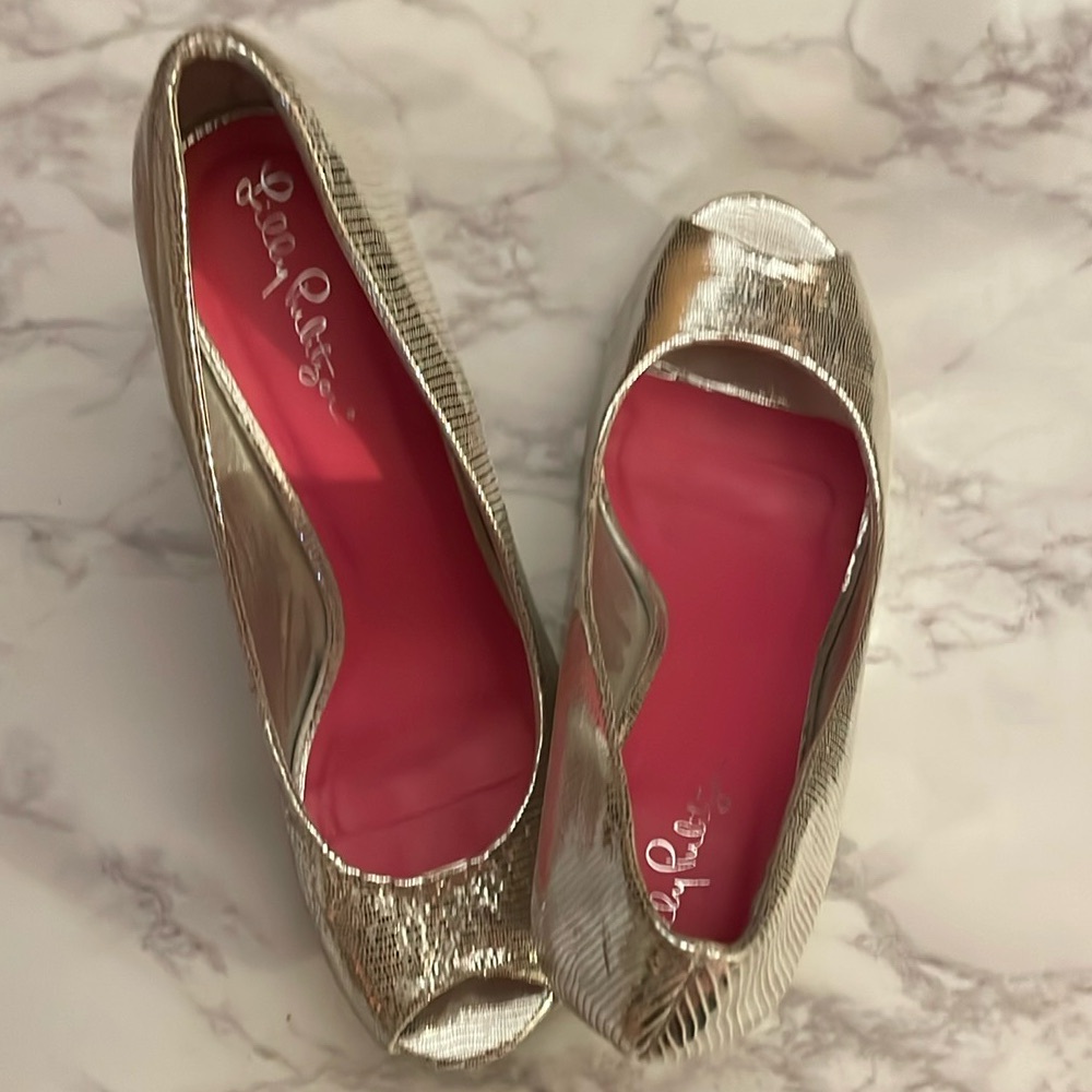 Lilly Pulitzer Resort Chic Silver peep toe wedges